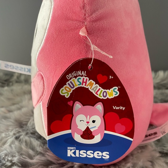 NWT 8” Varity the Chipmunk with Hershey’s Kisses Squishmallow—Valentines Day - Picture 3 of 4